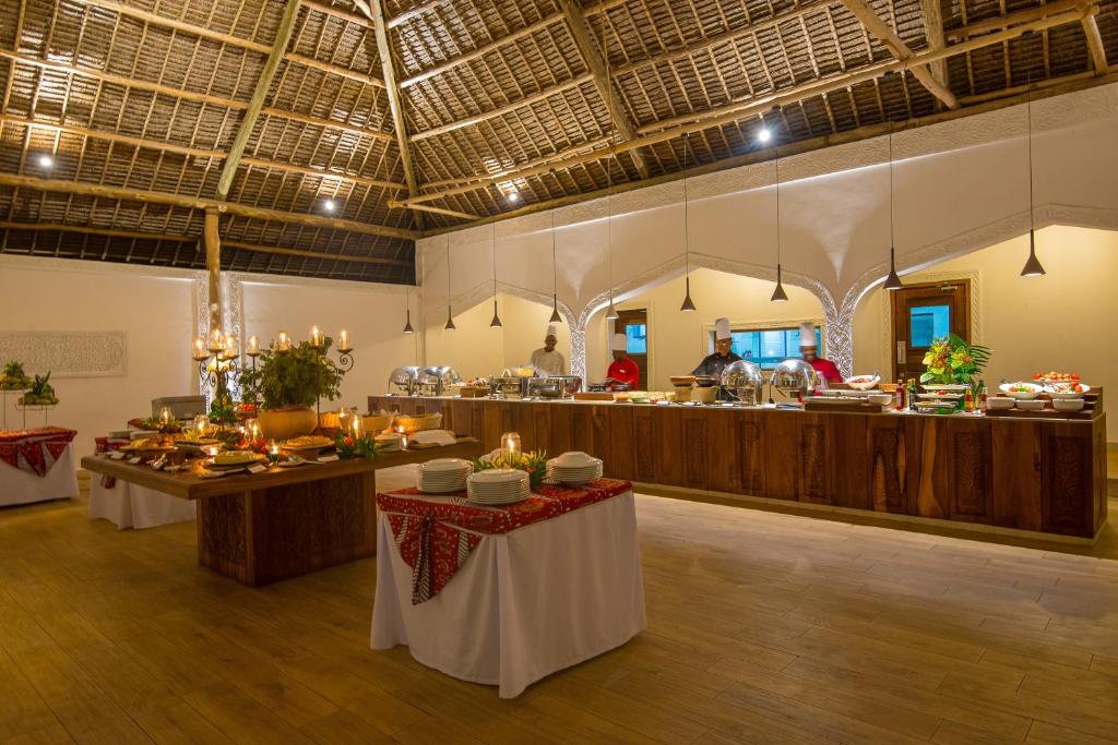 Vakariņu bufete Konokono Beach Resort restorānā