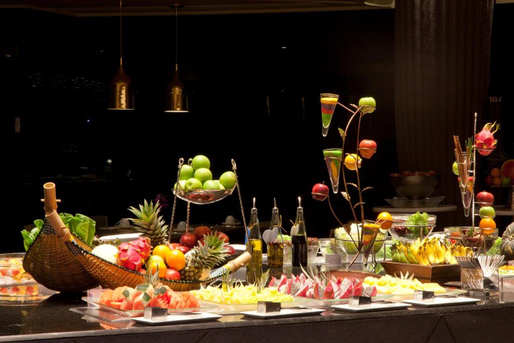 Svaigu augļu bufete Graceland Khaolak Resort & Spa