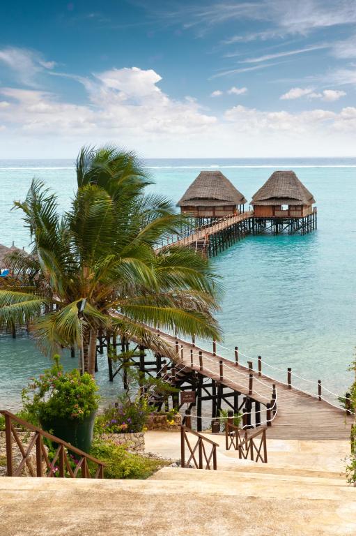 Melia Zanzibar bungalovi uz ūdens piekrastē