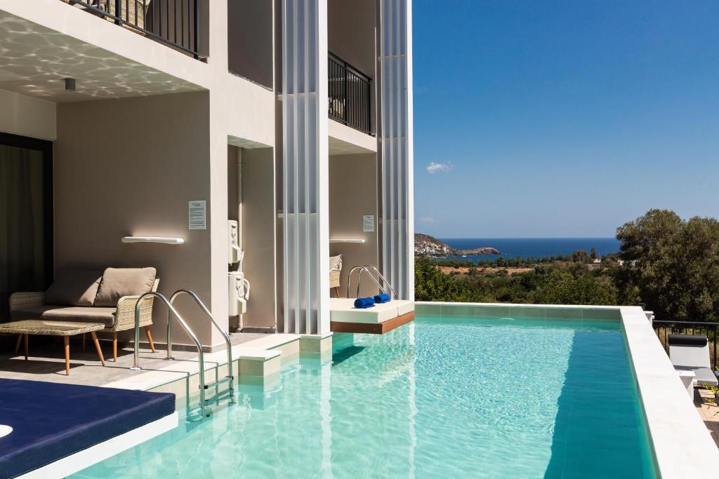 Mūsdienīga viesnīca ar privātu baseinu, kas piedāvā skatu uz jūru un apkārtējiem laukiem. Ideāla vieta relaksācijai un atpūtai.