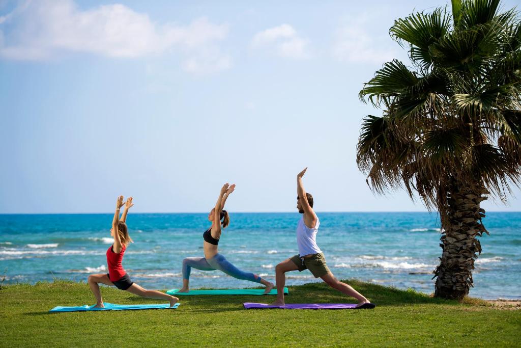 Vingrošana piekrastē, Turquoise Hotel