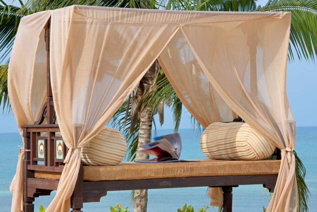 Relaksējoša gulta ar skatu uz jūru Sea Cliff Resort & Spa.