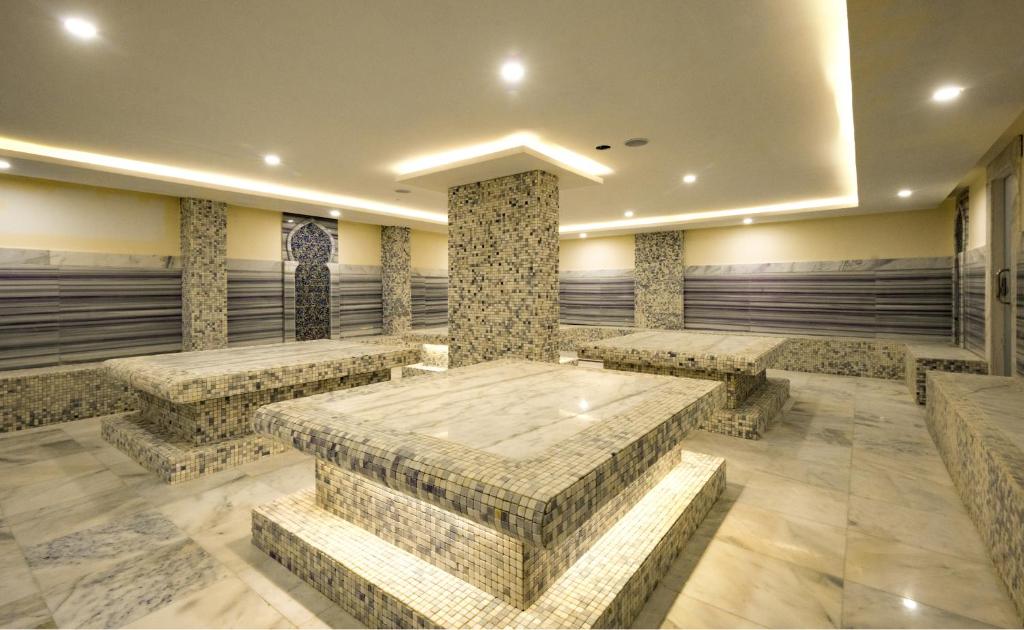 Spa zona ar marmorā veidotu siltu un relaksējošu atmosfēru Gravity Hotel Sahl Hasheesh