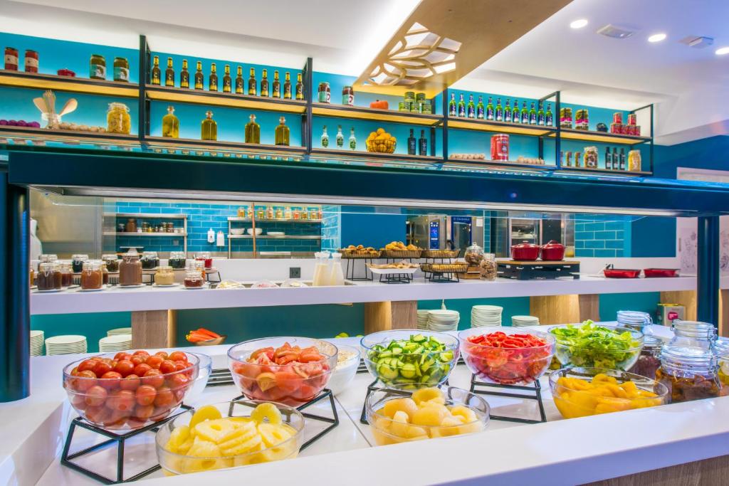 Svaigu dārzeņu un augļu bufete Infinity Blue Boutique