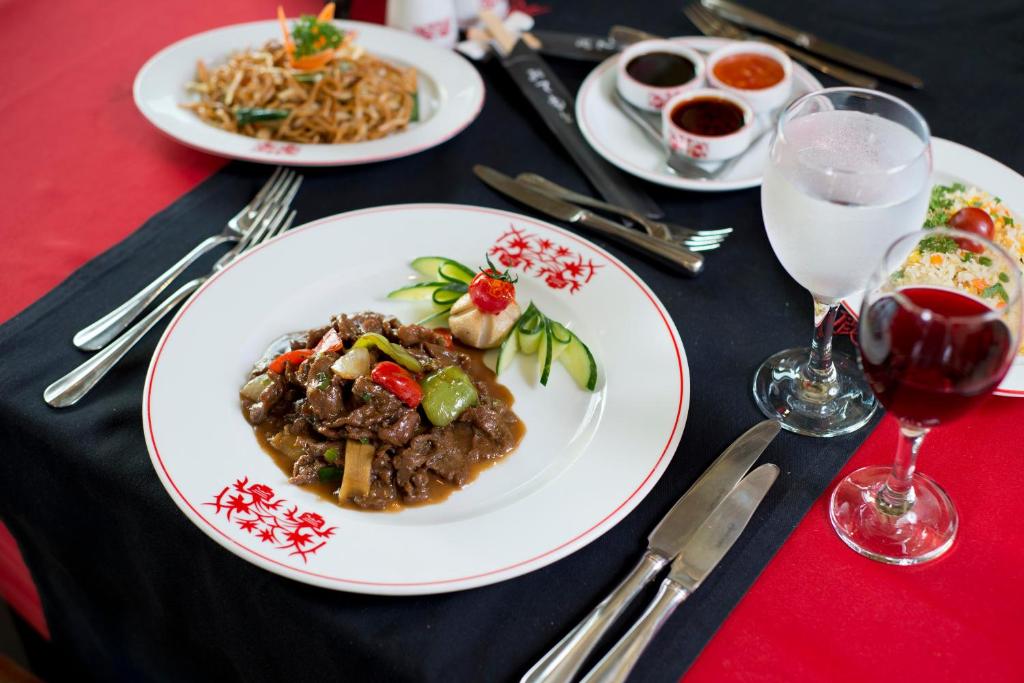 Gards ēdiens pie Limak Arcadia Sport Resort, izsmalcināti pasniegts.