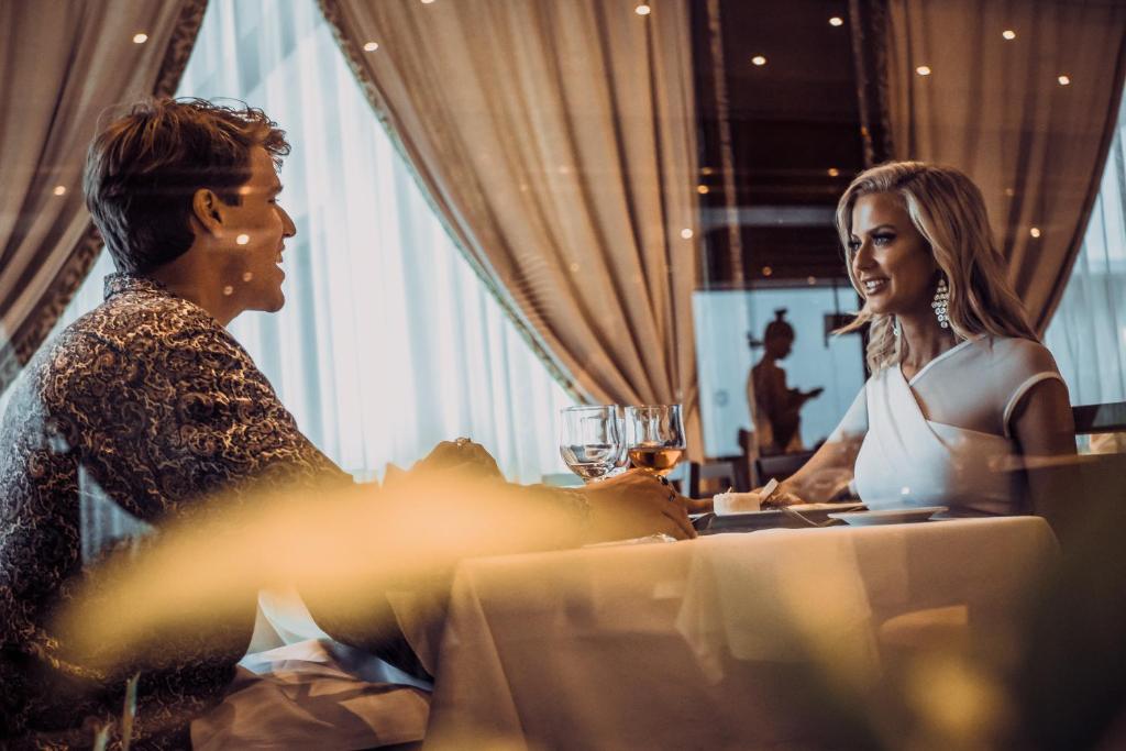 Romantisks vakariņas piekrastē Sunrise Crystal Bay Resort