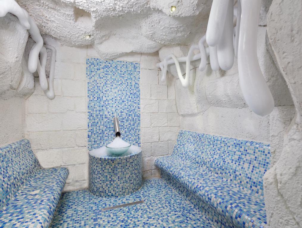 Rubi Platinum SPA Resort & Suites tvaika pirts ar mozaīkas apdari