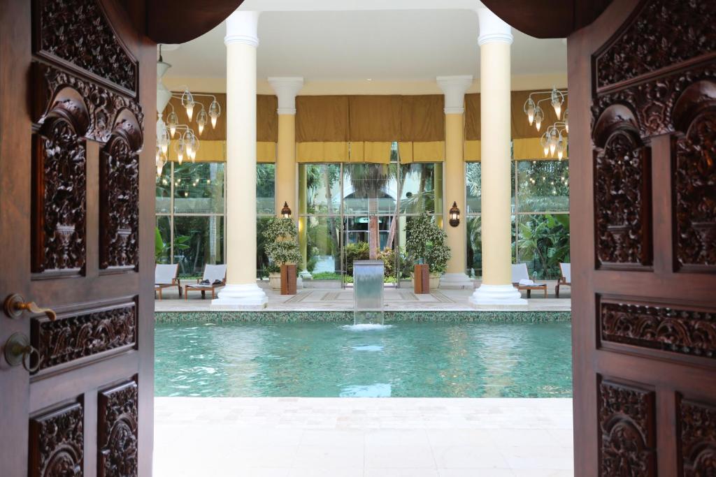 Ieeja uz baseinu viesnīcā JOIA Paraiso by Iberostar