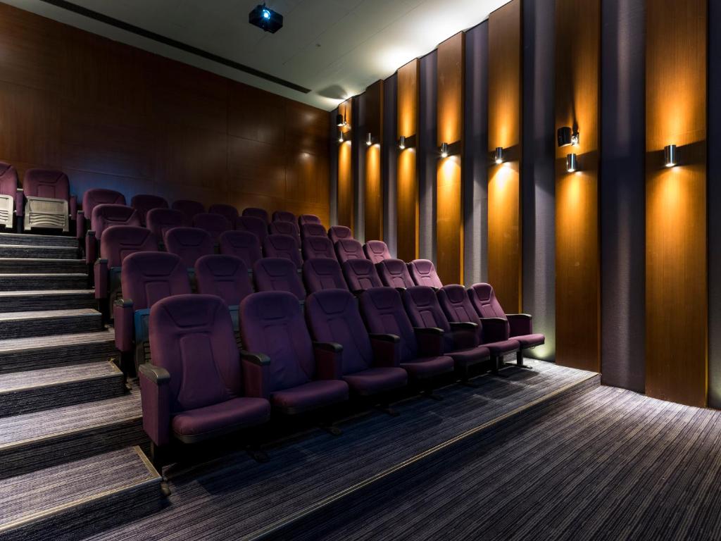 Akra Sorgun Tui Blue Sensatori kinoteātris ar ērtām sēdvietām