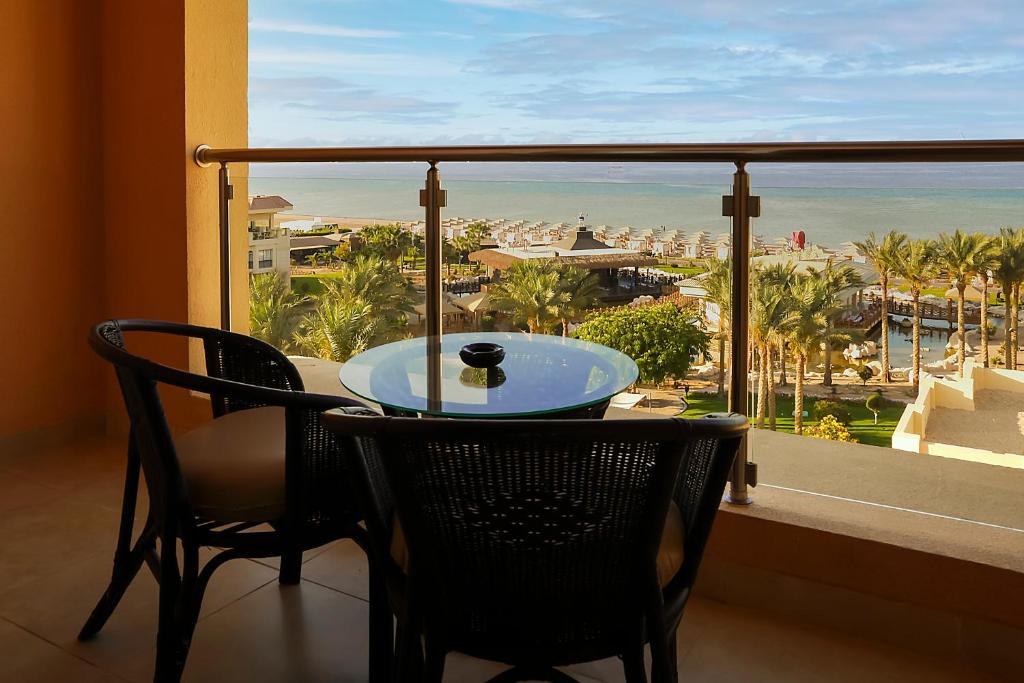 Tropitel Sahl Hasheesh balkons ar skatu uz piekrasti