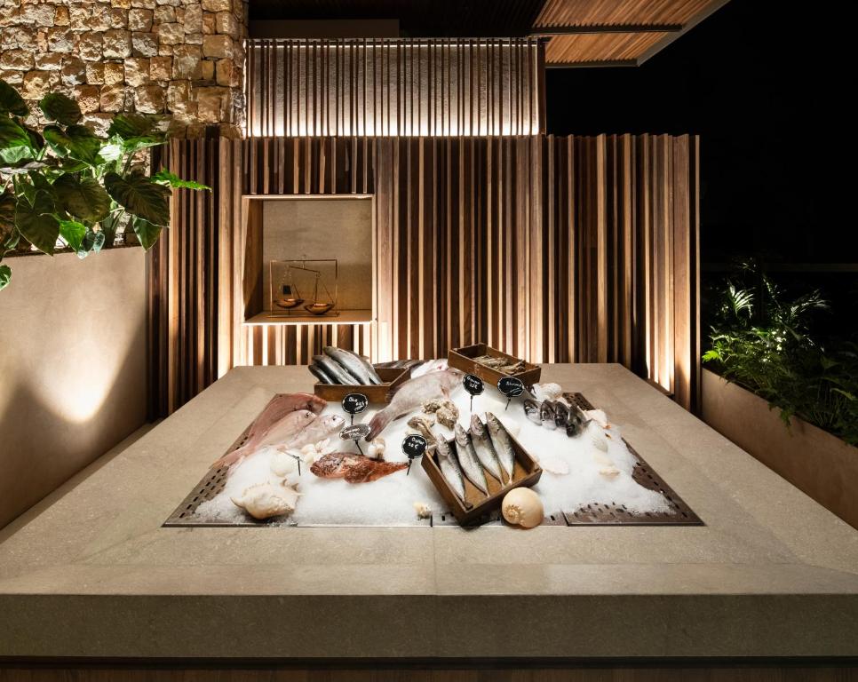 Svaigu jūras produktu galds Lujo Hotel Bodrum, izcili iekārtots