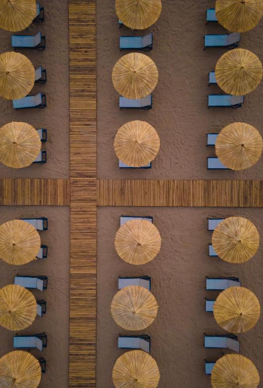 Numuri ar saulessargiem pie LIU Resorts pludmales