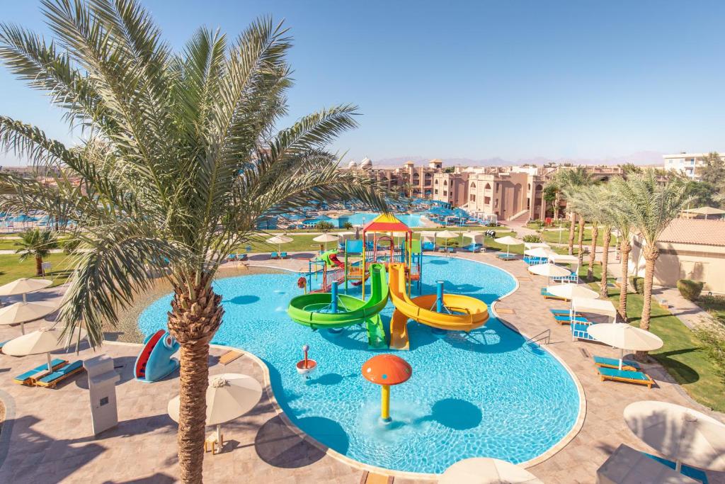 Bērnu ūdens atrakciju parks pie Albatros Aqua Blu Resort