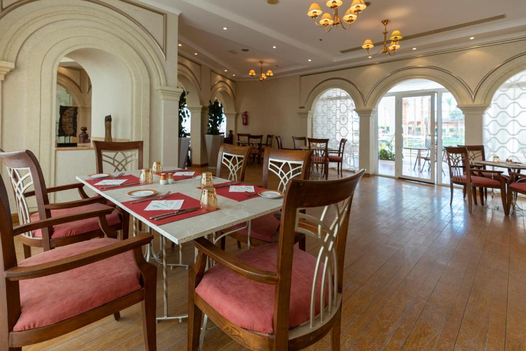 Elegantā restorāna interjers Sunrise Remal Resort