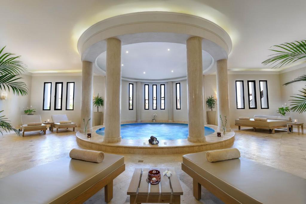 Mierīgā spa zona hotelī Jaz Belvedere ar relaksējošu baseinu.