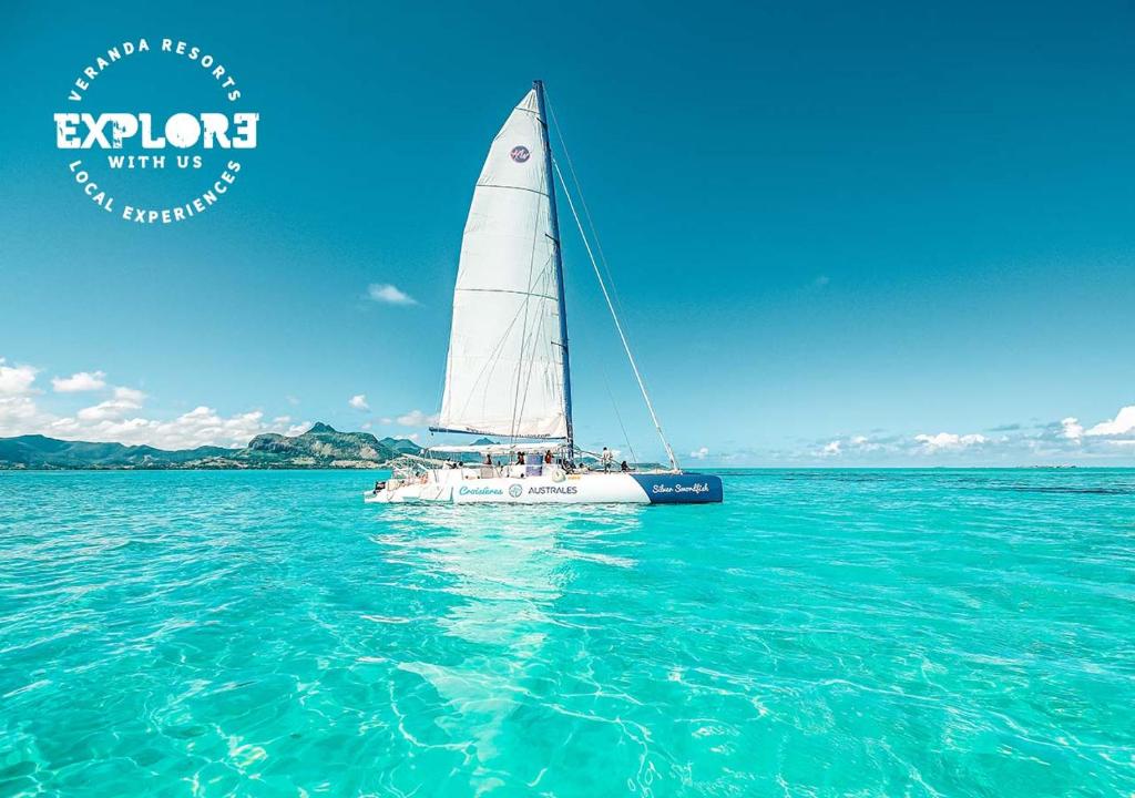 Veranda Tamarin Hotel & Spa jahta brauciens skaidrā ūdenī