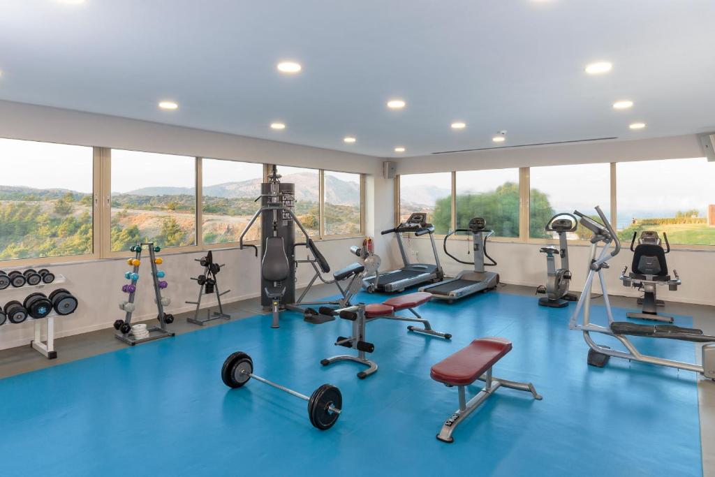 Moderns trenažieru zāle ar panorāmas logiem Princess Sun Hotel