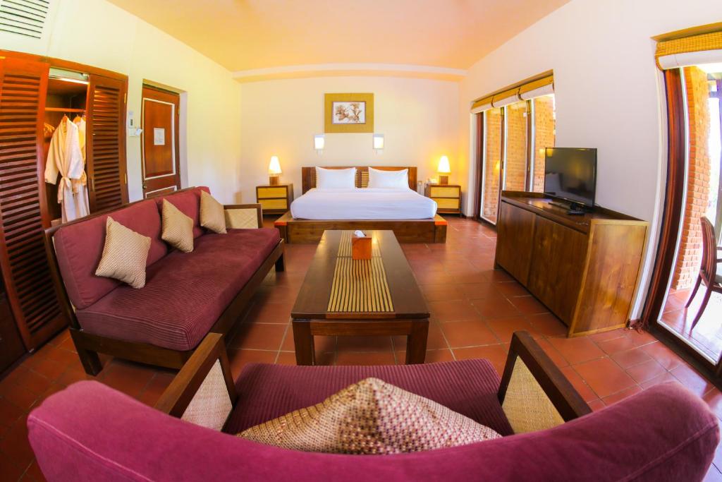 Plašs numurs ar siltu interjeru viesnīcā Club Bentota