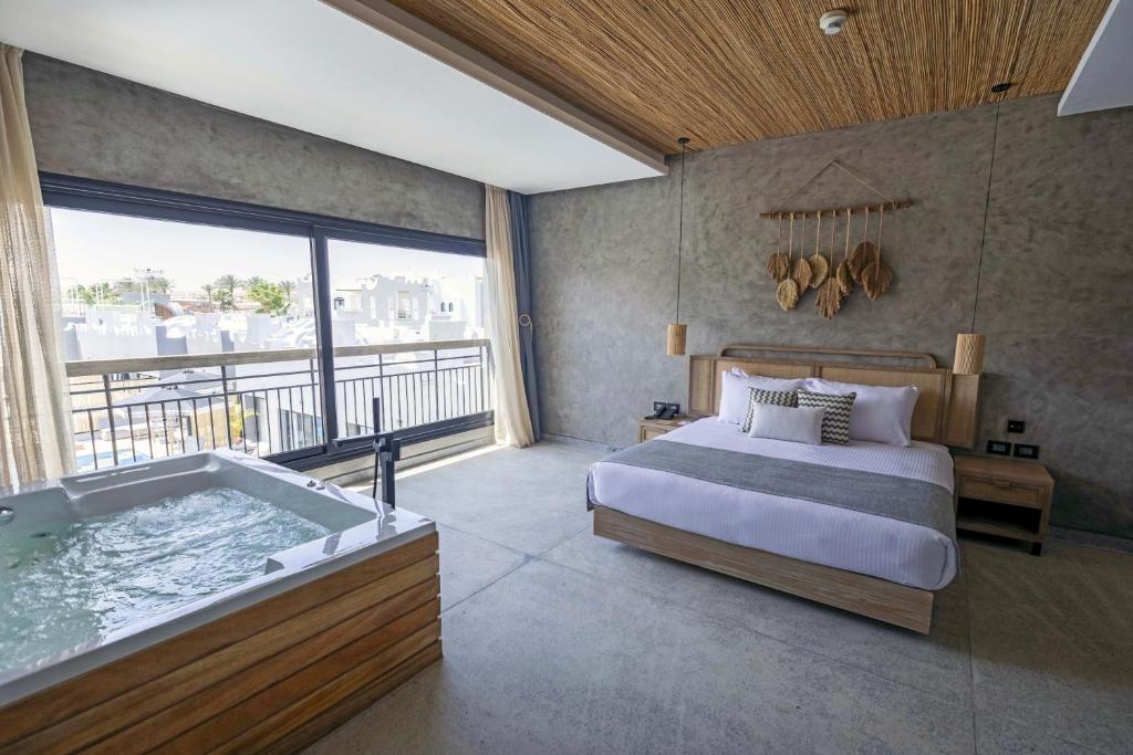 Moderns numurs ar džakuzi un skatu uz piekrasti, Sunrise Tucana Resort