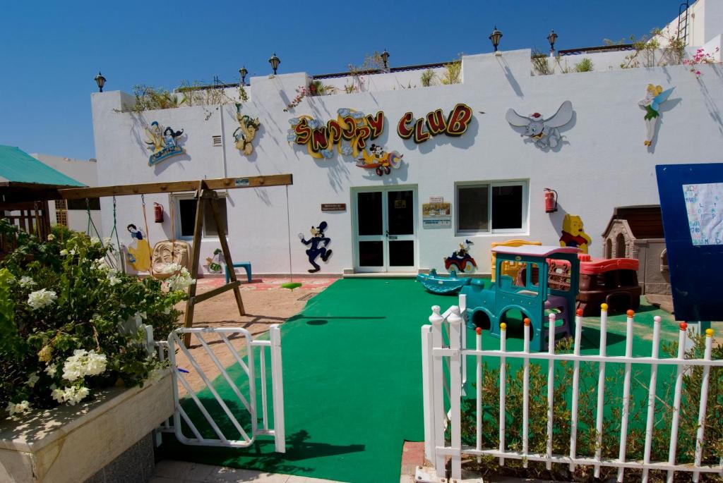 Bērnu klubs Snoopy Club pie Maritim Jolie Ville Resort & Casino