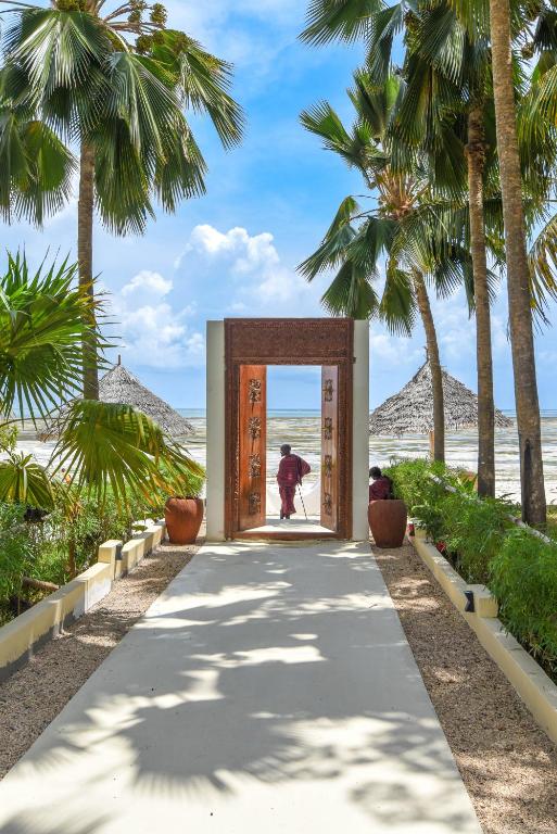 Ceļš uz pludmali Alma Boutique Hotel piekrastē.