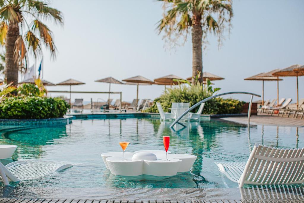 Atpūtas zona pie baseina, Mare Ayia Napa