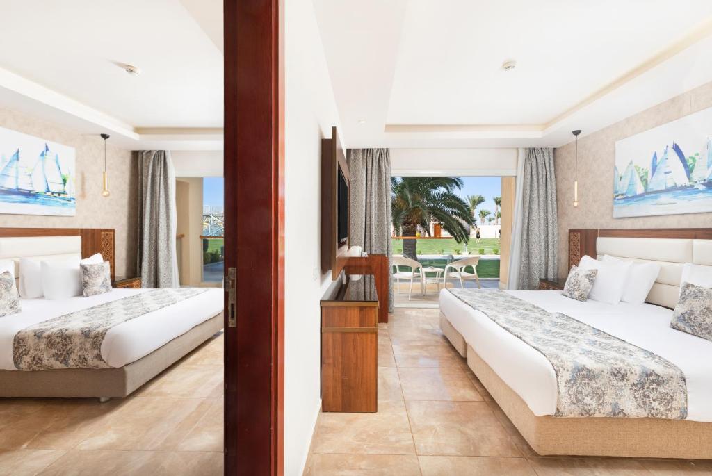 Divu numuru skats viesnīcā Pickalbatros Royal Albatros Moderna