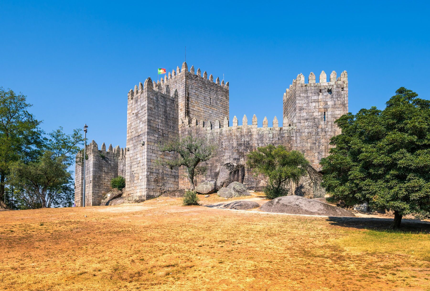 Gimarainš pils Portugālē – viduslaiku cietoksnis un vēstures bagātība Vanilla Travel ceļojumā
