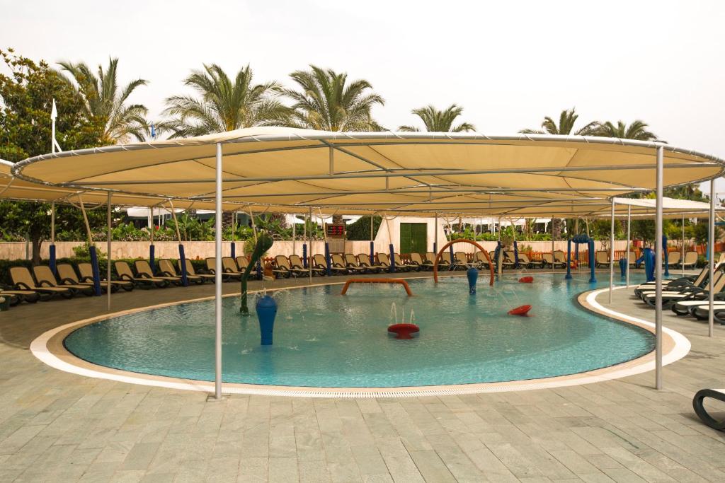 Baseins ar saules nojumi Dobedan Exclusive Hotel & Spa