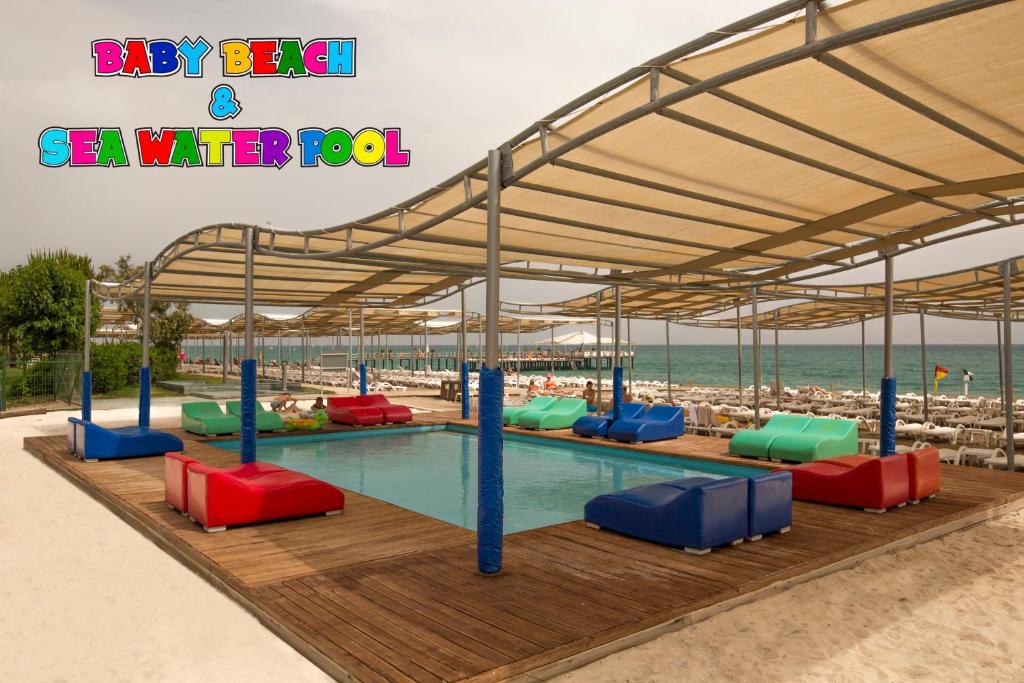 Baby Beach un jūras ūdens baseins pie Dobedan Exclusive Hotel & Spa