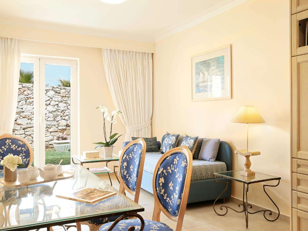 Grecotel Marine Palace & Aqua Park viesnīcas numurs ar dārza skatu