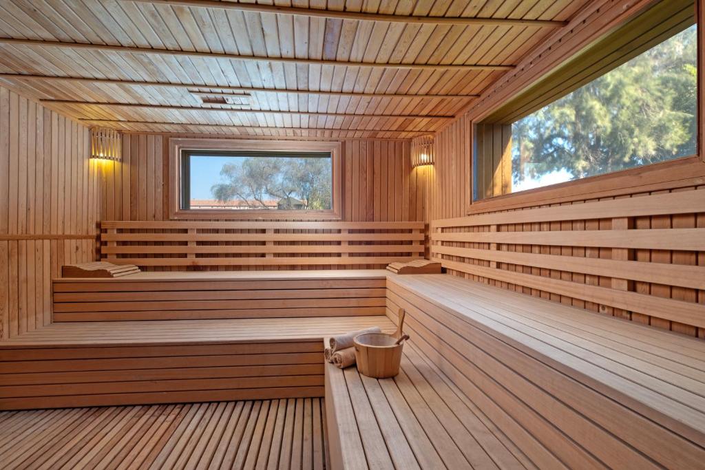 Sauna ar koka interjeru viesnīcā Limak Limra Hotel & Resort
