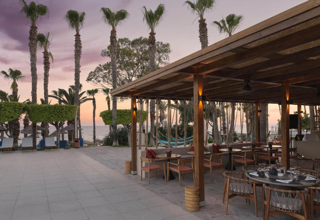 Terase pie jūras viesnīcā The GrandResort Limassol Cyprus