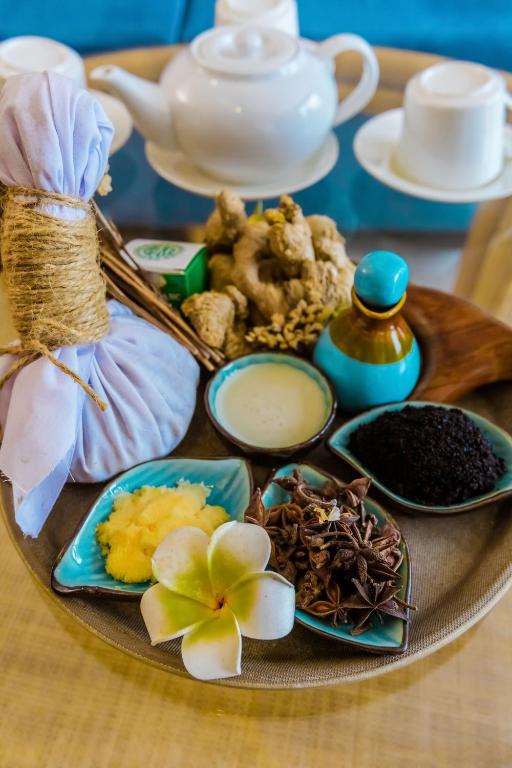 Vipol Muine Hotel & Spa masāžas un tējas sastāvdaļas.