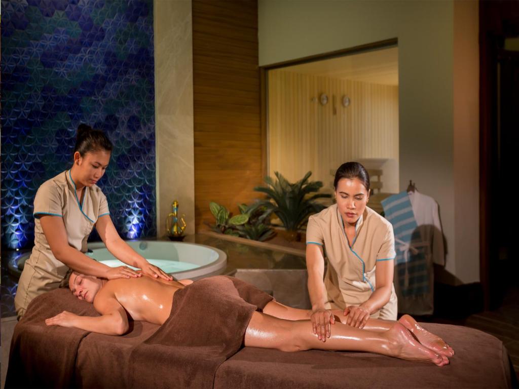 Relaksējošs masāžas seanss Gural Premier Belek spa centrā.