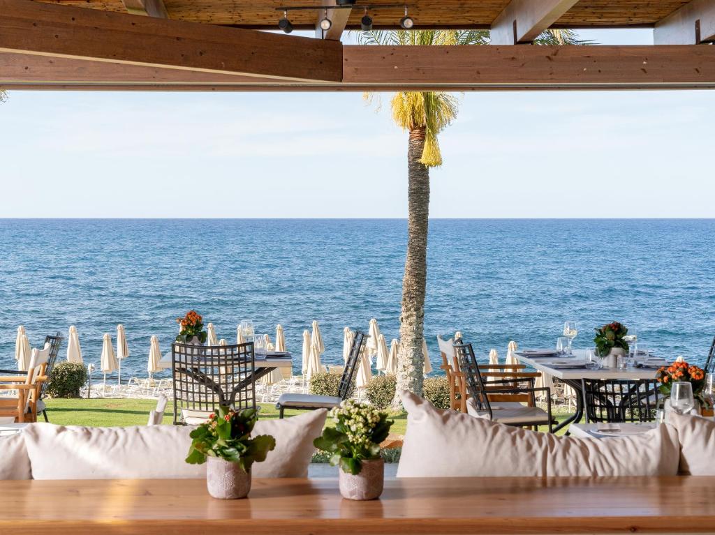 Skats uz jūru no Grecotel Marine Palace & Aqua Park restorāna