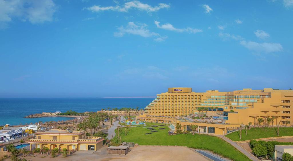 Hilton Hurghada Plaza viesnīca piekrastē ar skatu uz jūru