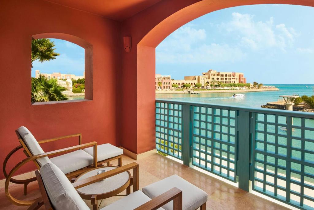 Skats no balkona uz jūru pie Sheraton Miramar Resort.