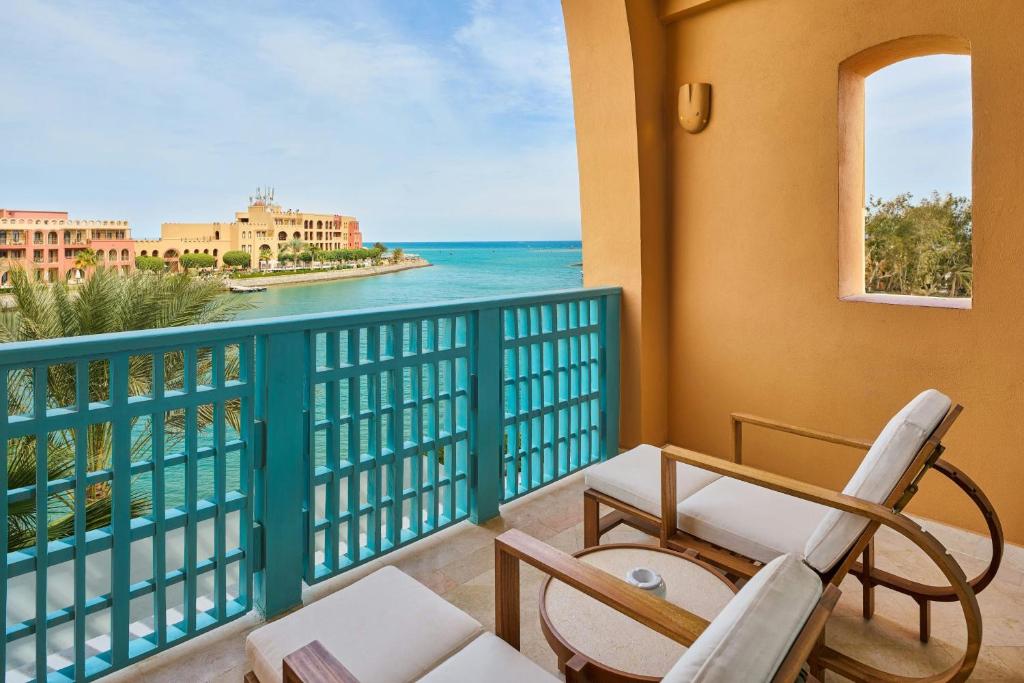 Balkons ar skatu uz jūru pie Sheraton Miramar Resort