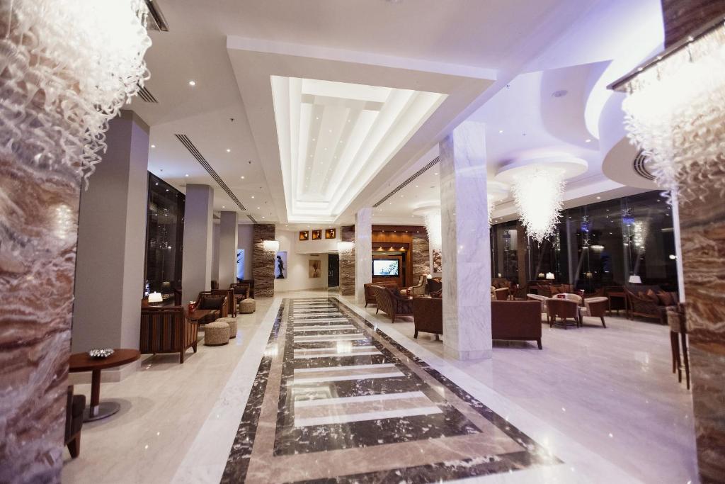 Mūsdienīgs un elegantas viesnīcas Xperience Kiroseiz Parkland interjers