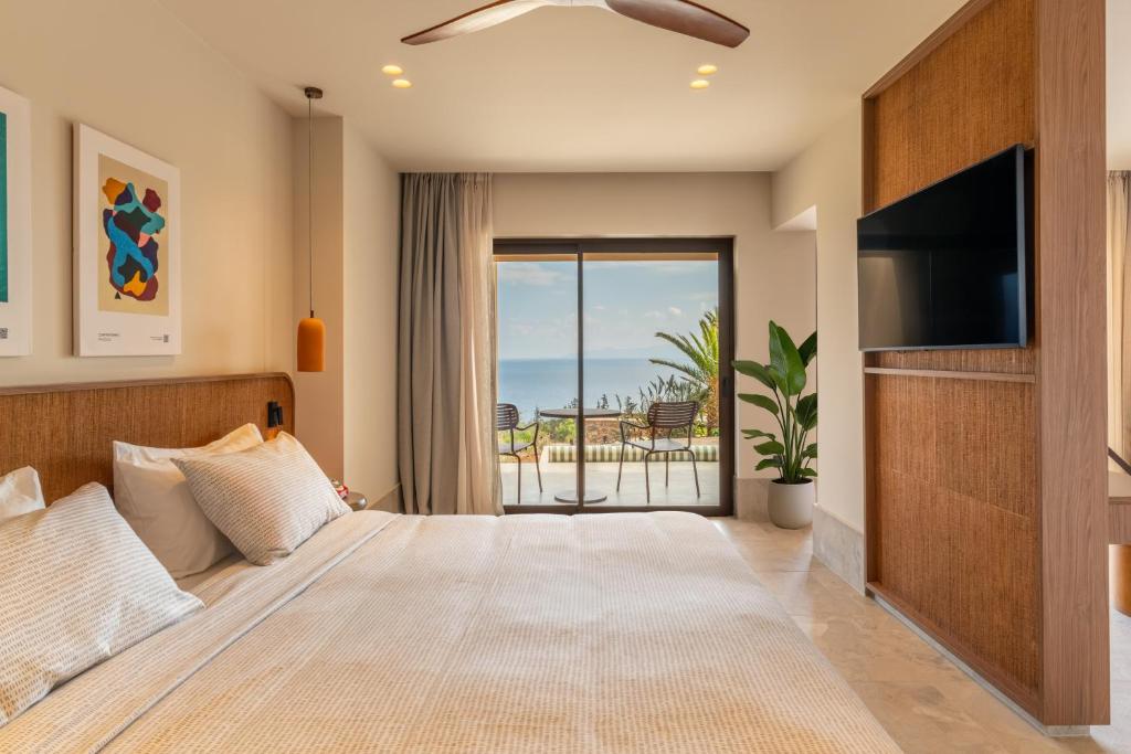 Moderns numurs ar jūras skatu viesnīcā INNSiDE by Meliá Elounda