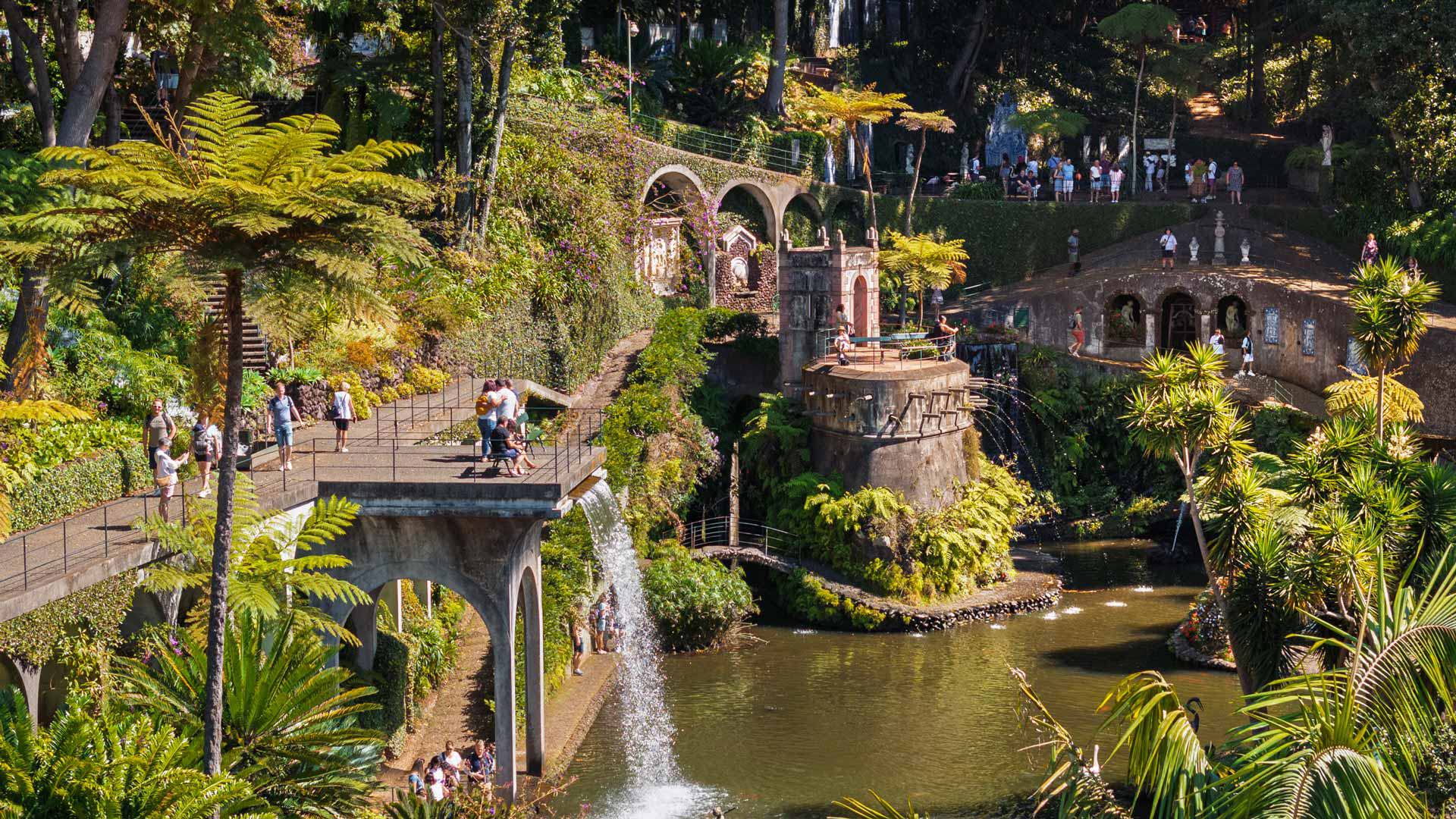 Monte Palace dārzi Funšalā, Madeira - tropiskie augi un skati kruīza pieturā