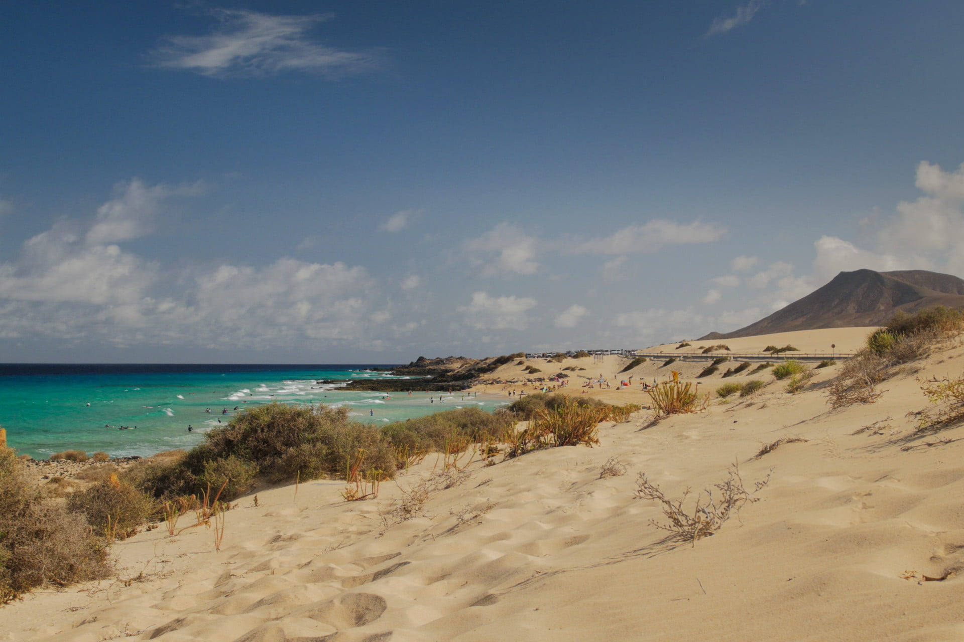 Corralejo smilšu kāpas Fuerteventurā - elpu aizraujošas ainavas Vanilla Travel ceļojumā