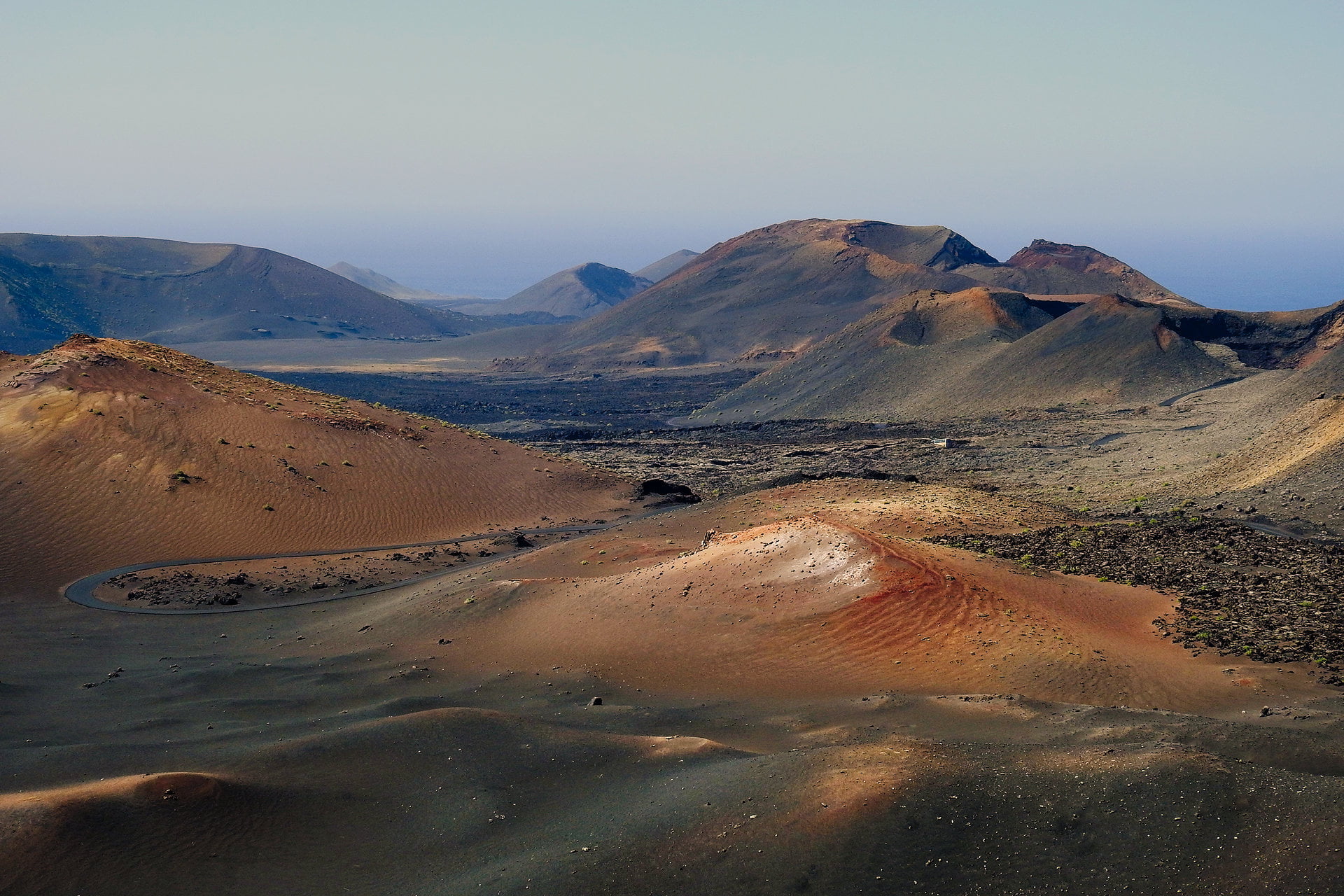 Timanfaya nacionālais parks Lanzarotē – vulkāniskais reljefs Karību jūras kruīza pieturā