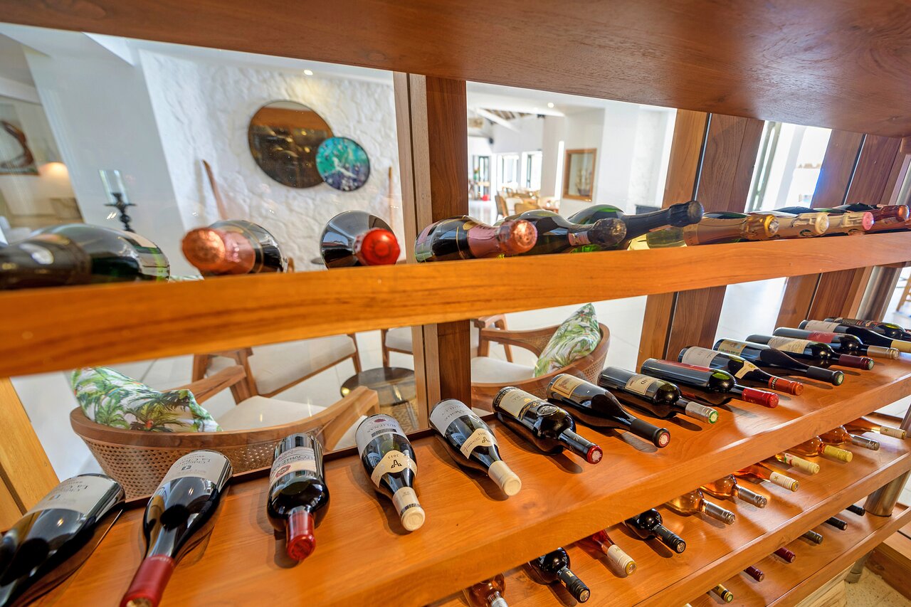 Vīna plaukts viesnīcā Seasense Boutique Hotel & Spa.