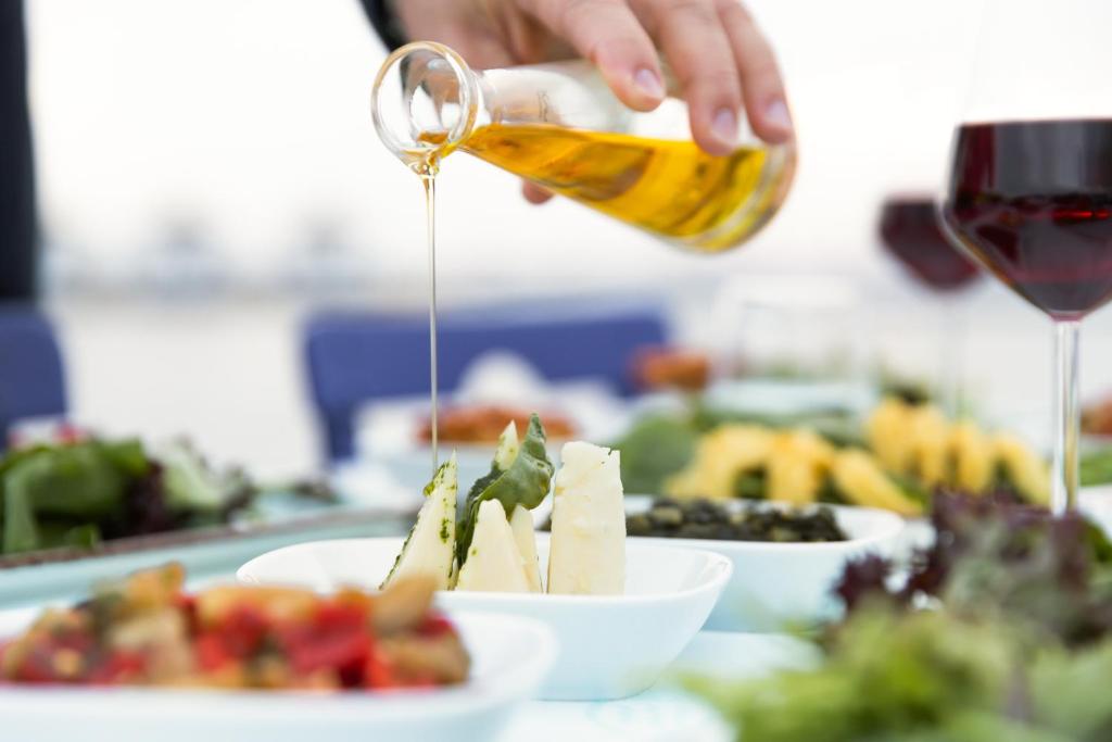 Gourmet ēdiens ar olīveļļu La Blanche Resort & Spa