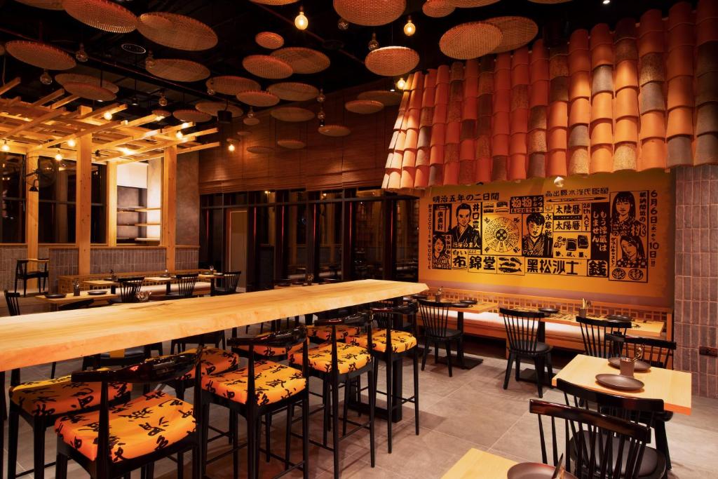 Citymax Business Bay restorāns ar japāņu interjeru.