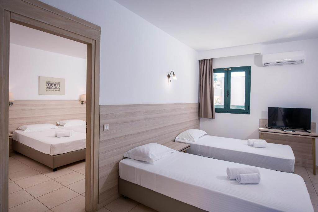 Gouves Water Park Resort numuri ar divām gultām un televizoru