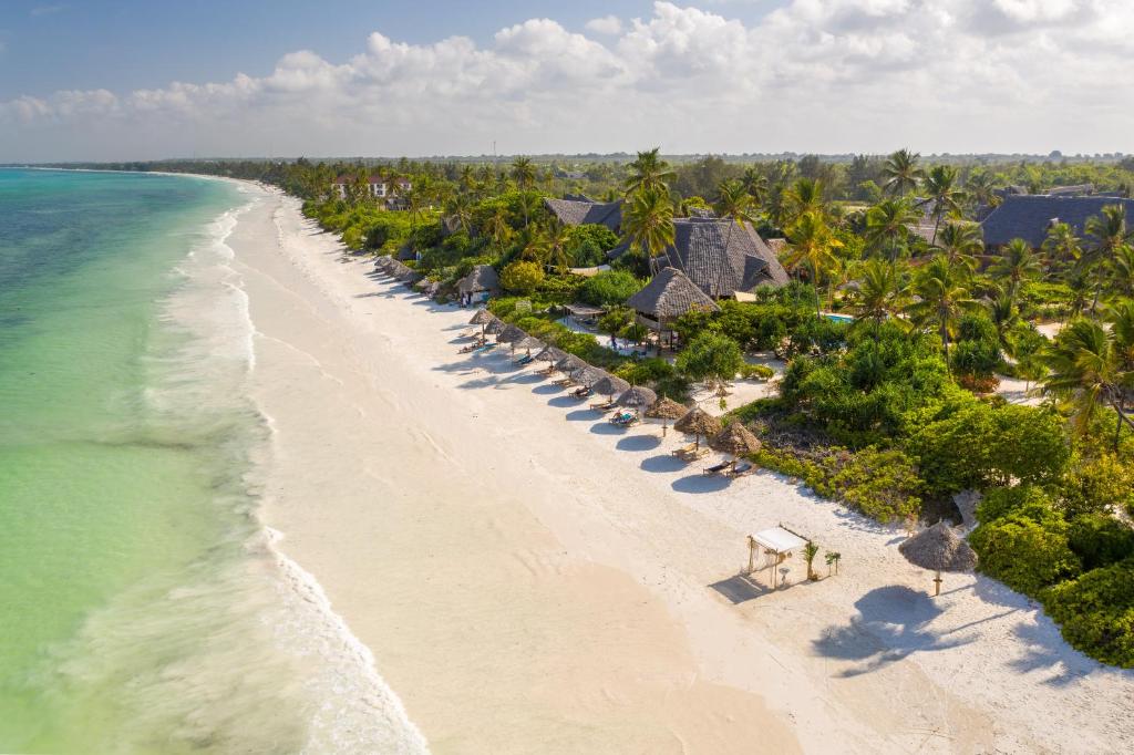 Pludmales skats pie Zanzibar Queen viesnīcas.