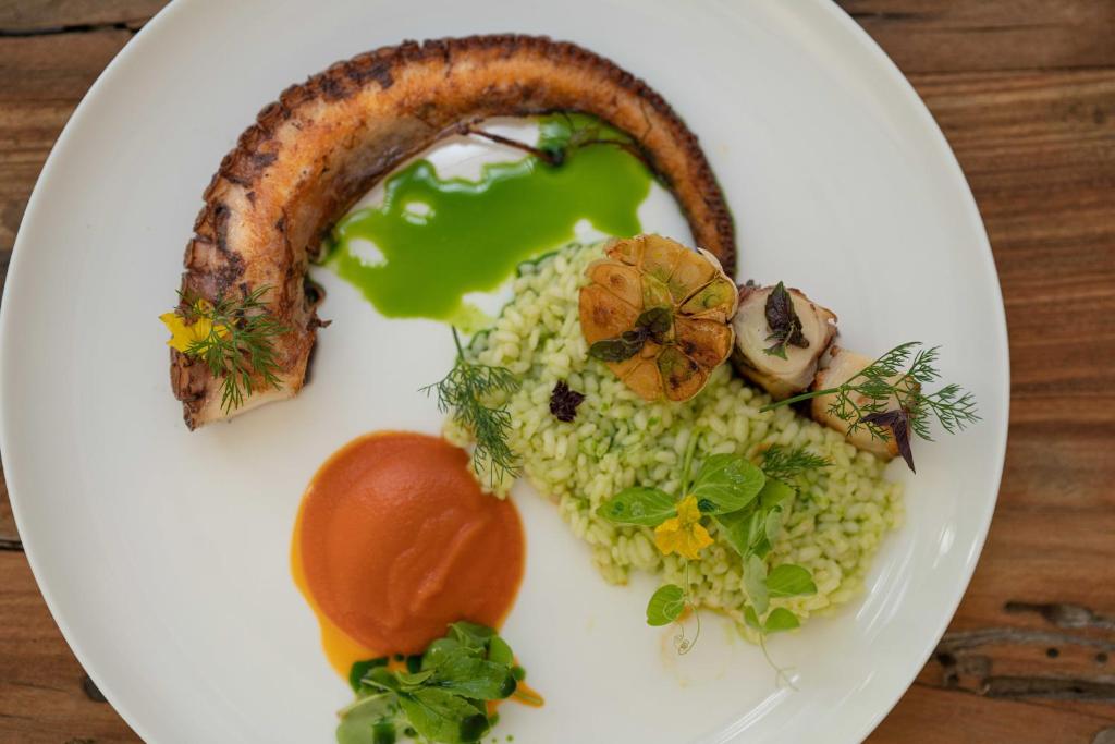 Gurme ēdiens The One Resort Zanzibar restorānā.